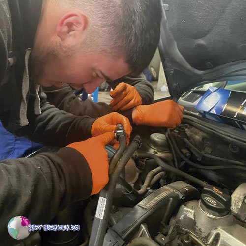 Участниците от направление “Автотранспорт” усъвършенстват уменията си в реална работна среда