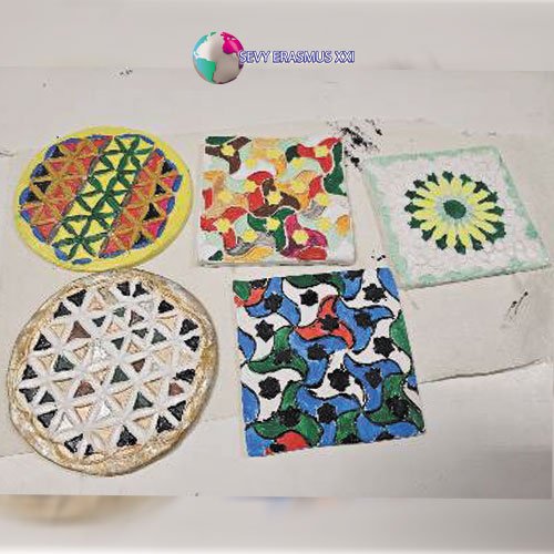 Un lienzo en movimiento: El Arte en Abanicos y Cerámicas